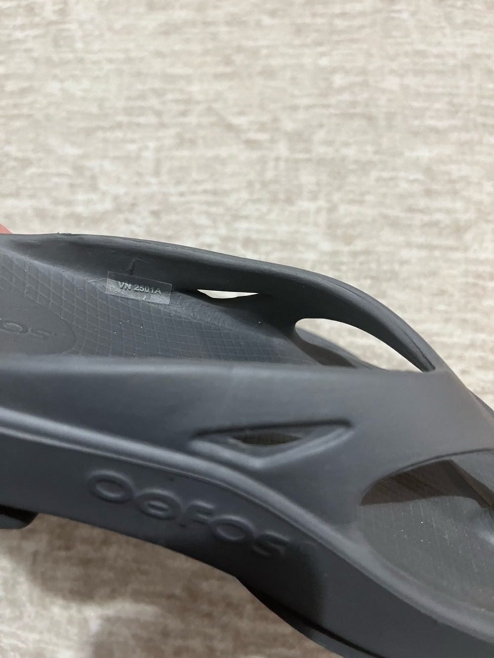 OOFOS Flip Flops - Picture 6 of 7